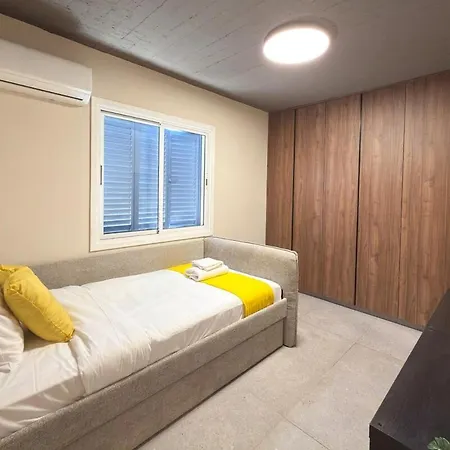 Modern 2br In Nicosia With Ac And Washer Apartment Agios Dhometios